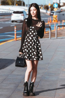 [패션엔 포토] 있지 예지, 꽃미모가 활짝! 시스루 톱에 땡땡이 원피스 일본 출국