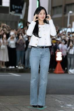 [패션엔 포토] 김지원, 여의도가 난리! '눈물의 여왕' 스타일리시한 종방연 패션