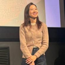 공효진, 동네 마실 가듯 공식 무대인사! 수수해서 더 러블리 니트 레이어드 나들이룩