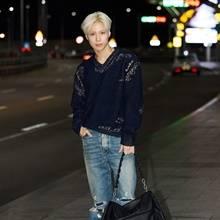 샤이니 태민, 루즈한 V넥 니트와 찢어진 청바지 조합! 실험적인 캐주얼룩 파리 출국길