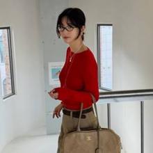 기은세, 가을 멋쟁이의 니트 컬러 매치! 와이드 베이지 팬츠와 찰떡 가을 니트룩