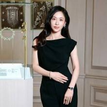 박주미, 잠실 백화점 접수 50대 품격의 아이콘! 청담동 사모님의 슬리브리스 블랙룩