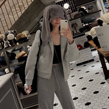 박지현, 동네 마실 가듯! 도쿄 한복판서 반전 매력 귀요미 토끼모자에 트레이닝룩