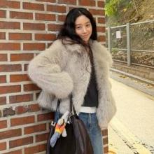 정려원, 길거리 현실 미모 터졌다! 늦가을 접수한 힙한 미모 퍼 재킷 힙스터룩