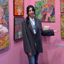 서동주, 변호사·작가 이어 화가까지 재능 톡톡! 만능엔터테이너의 지적 미모 꾸안꾸 전시회룩