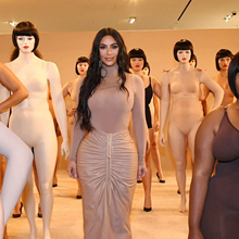 제니도 카리나도 즐겨입는 속옷 뭐길래? 킴 카다시안 '스킴스' 한국 팝업스토어 '인기폭발'