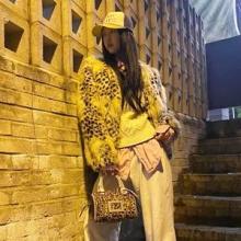 오마이걸 유아, 어느덧 30세! 힙한 걸크러시 레오파드 퍼 코트 레이어드룩