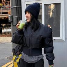 엄정화, 패딩은 짧고 팬츠는 루즈하게! 볼륨&슬림 톤온톤 숏패딩 겨울 산책룩