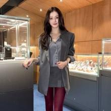 모모랜드 낸시, AI인형 인줄! 와인 스타킹에 오버핏 재킷 비현실 비율 하의실종룩