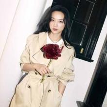 탕웨이, 겨울 트렌치 코트의 정석! 머플러와 니트 카디건 꿀조합 트렌치룩