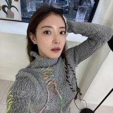 이세영, 컬러 스티치 니트의 멋! 차분한 실루엣 니트 스웨터 홈패션 데일리룩