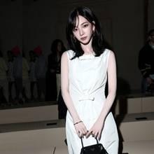 에스파 카리나, 한달만에 다시 밀라노 패션위크! 쇼장 압도한 사랑스러운 파유 원피스룩