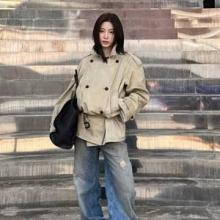 르세라핌 카즈하, 도시의 힙&시크 트렌치 끝판왕! 숏 트렌치 재킷에 찢청 스트릿룩