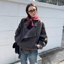 최지우, 편안하게 툭! 가죽재킷에 스카프 한 장이면 OK 긱시크 봄 데이트룩