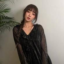 이성경, 베이징 홀린 은은한 몽환미! 반짝반짝 글리터 블랙 시스루 드레스룩