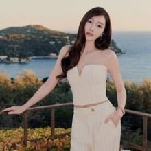 제시카, 13년째 열애 더 우아해진 슈트! 여성스런 미니멀 럭셔리 튜브톱 코르셋 드레스룩