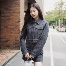 트와이스 쯔위, 대만 타이페이 접수! 더 길어 보이는 데님 쇼츠 셋업 스트릿룩