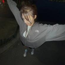 하지원, 항저우에서도 밤 러닝! 이유있는 48세에 26학번 바람막이 재킷 애슬레저룩