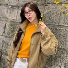 이해리, 봄 꽃놀이와 찰떡! 옐로&브라운 티셔츠와 봄버 재킷 톤온톤 나들이룩