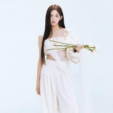 아이브 이서, 소녀티 벗은 Z세대 20살의 반란! 한 뼘 성숙 청순 고혹미 섬머 화이트룩