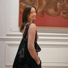 ‘뉴욕댁’ 손태영, 편한데 왜 예뻐? 카고 팬츠와 카디건 옆태미 꾸안꾸 나들이룩