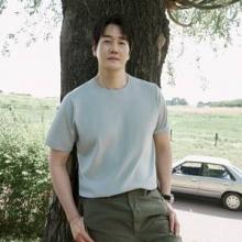 하고하우스 테일던, 유지태 효과 톡톡! 2042 남성 저격 티셔츠 매출 125% 증가