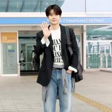 최우식, '데님&재킷' 언제나 진리! 공항 밝힌 댄디한 파리지행 훈훈한 현실 남친룩