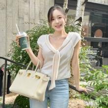 ‘박성광 아내’ 이솔이, “사진 설정이다” 자폭! 로맨틱 리본 블라우스 콧바람 미팅룩