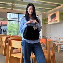 서동주, 여름 청청의 멋! 오버핏 스트라이프로 완성한 청청 캐주얼 데님룩