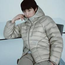 휠라, 우즈와 첫 스페셜 에디션 공개 선발매 품절 에어플로어 경량 다운 및 하레핀 출시