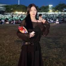‘강석우 딸’ 강다은, 가을 페스티벌 제대로 즐겼다! 분위기 폭발 블랙 시스루 원숄더 페스티벌룩