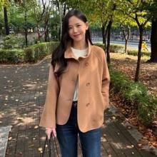 강한나, 가을 패셔니스타의 아웃 핏! 툭 걸쳐도 멋진 감각적인 카멜 재킷 꾸안꾸 데일리룩