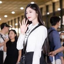 아이브 이서, 17살 풋풋한 소녀미! 블랙앤화이트 프레피룩 일본 출국길