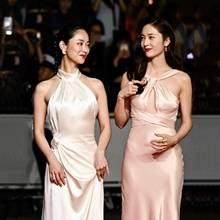 전여빈-정수정, 놀라운 첫 데뷔! 같은듯 다른 홀터넥 드레스 불꽃 경쟁