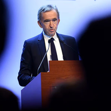 LVMH, 파리올림픽 첫 공식후원...단복부터 식음료까지 총  2127억 쏜다