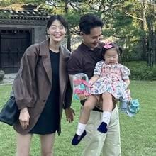 한지혜, 웃음꽃이 만발! 남편♥딸 세가족이 전한 추석 감사 인사 