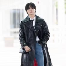 스트레이 키즈 아이엔, 추석은 파리에서! 가죽 코트 휘날리며 눈부신 출국!