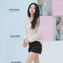 [패션엔 포토] 신시아, 싱그러운 매력! 크로셰 니트와 쇼츠가 만난 싱그러운 섬머룩