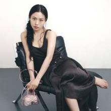 분크, 고민시와 사랑스런 미니백 ‘토크 발라카 헐밋 미니크로스’ 출시 