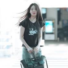 [패션엔 포토] ‘언슬전’ 신시아, 머리카락 휘날리며 포상휴가! 가운 벗고 힙한 발리 출국