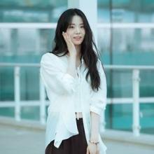 [패션엔 포토] 신시아, ‘언슬전’ 표남경 잊고 삿보르! 복근 매력 뽐낸 화이트 셔켓 출국