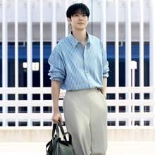 최우식, 파리 패션위크 출국! 빅 쇼퍼백으로 클래식한 프렌치 섬머룩에 활력 