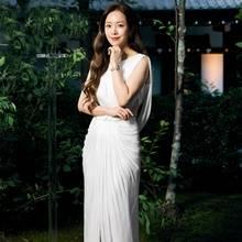 한지민, 10살 연하 최정훈이 반한 미모...교토를 빛낸 한류 여신룩