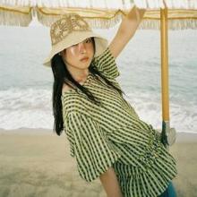 럭키슈에뜨·아카이브앱크, 낮 35도 폭염! 라피아와 메쉬로 완성한 쿨한 바캉스룩