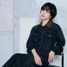 송혜교, 슈트 보다 빛나는 청청의 품격! 독보적 클래스 청청 투피스룩