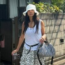 황신혜, 블랙 벨트 하나로 끝! 60대 패셔니스타 스타일 감각 핫한 섬머 외출룩 