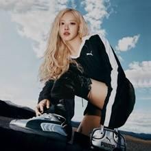 블랙핑크 로제, 레이싱 코어와 만난 거침없는 매력...색다르게 해석한 모터 스포츠룩 