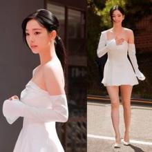 [패션엔숏] 에스파 카리나, 성수동이 발칵! AI인형 같은 원숄더 리틀 원피스룩