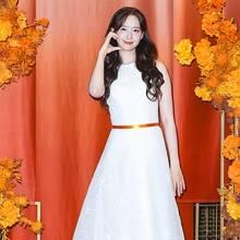 [패션엔 포토] 소녀시대 윤아, 청담동 난리난 꽃사슴 요정...신부같은 화이트 드레스룩