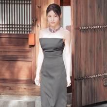 [패션엔 포토] 47세 하지원, 보석보다 눈부셔! 우아한 오프숄더 블랙 드레스룩